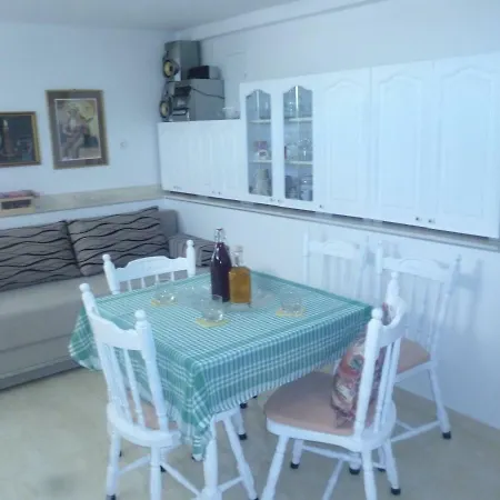 Studio Apartman Josip